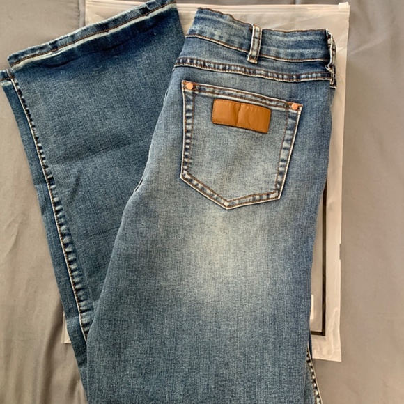 Jeans - Picture 2 of 5